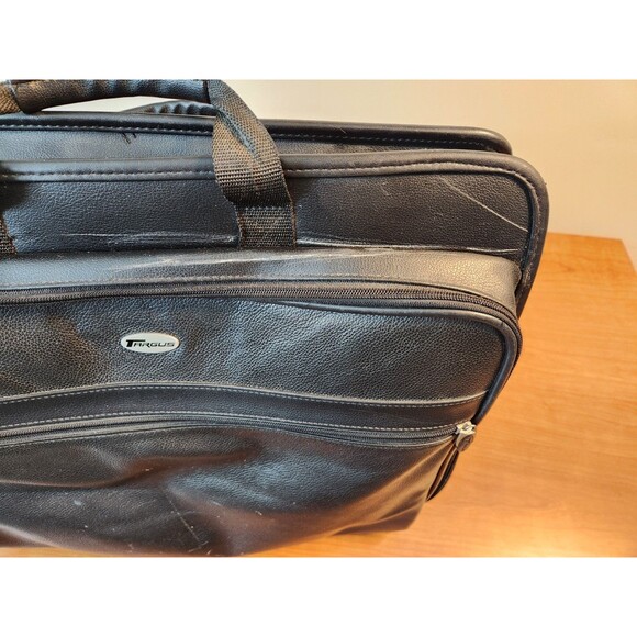 Targus Black Faux Leather 18X15X6 Travel Laptop Bag ~ No Strap - Picture 6 of 16